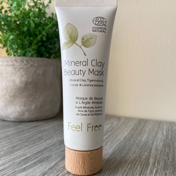 (4/$14) Feel Free Mineral Clay Beauty Mask π± - Picture 2 of 6